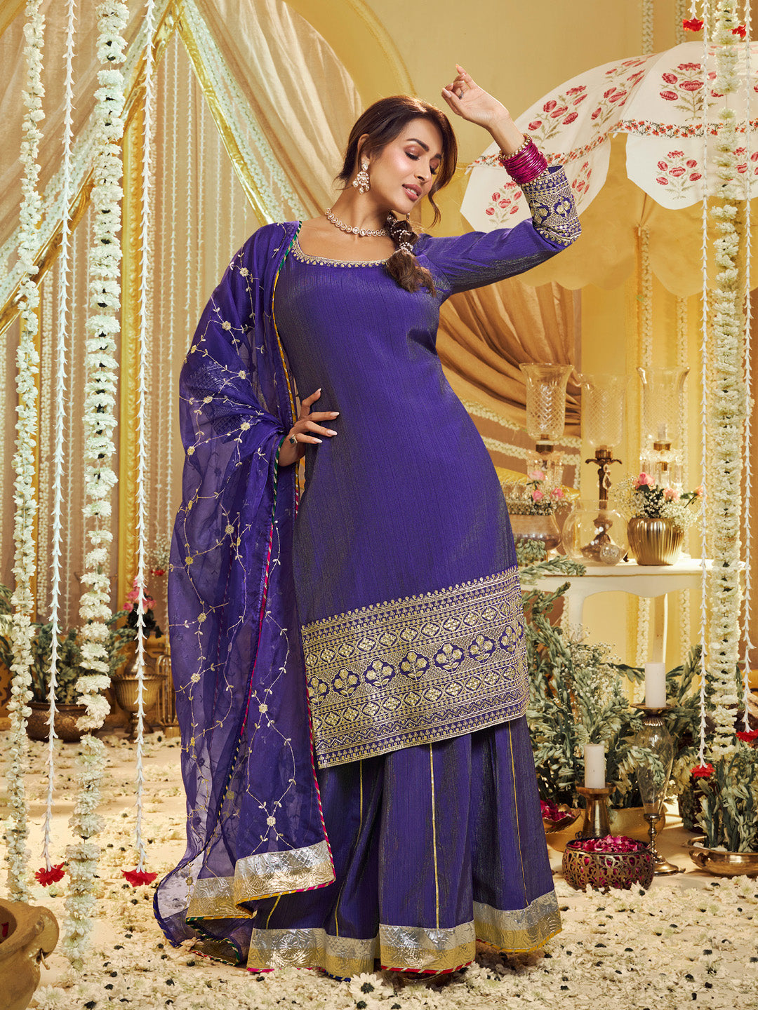 Malaika Arora Women Floral Embroidered Regular Kurta With Palazzos & With Dupatta