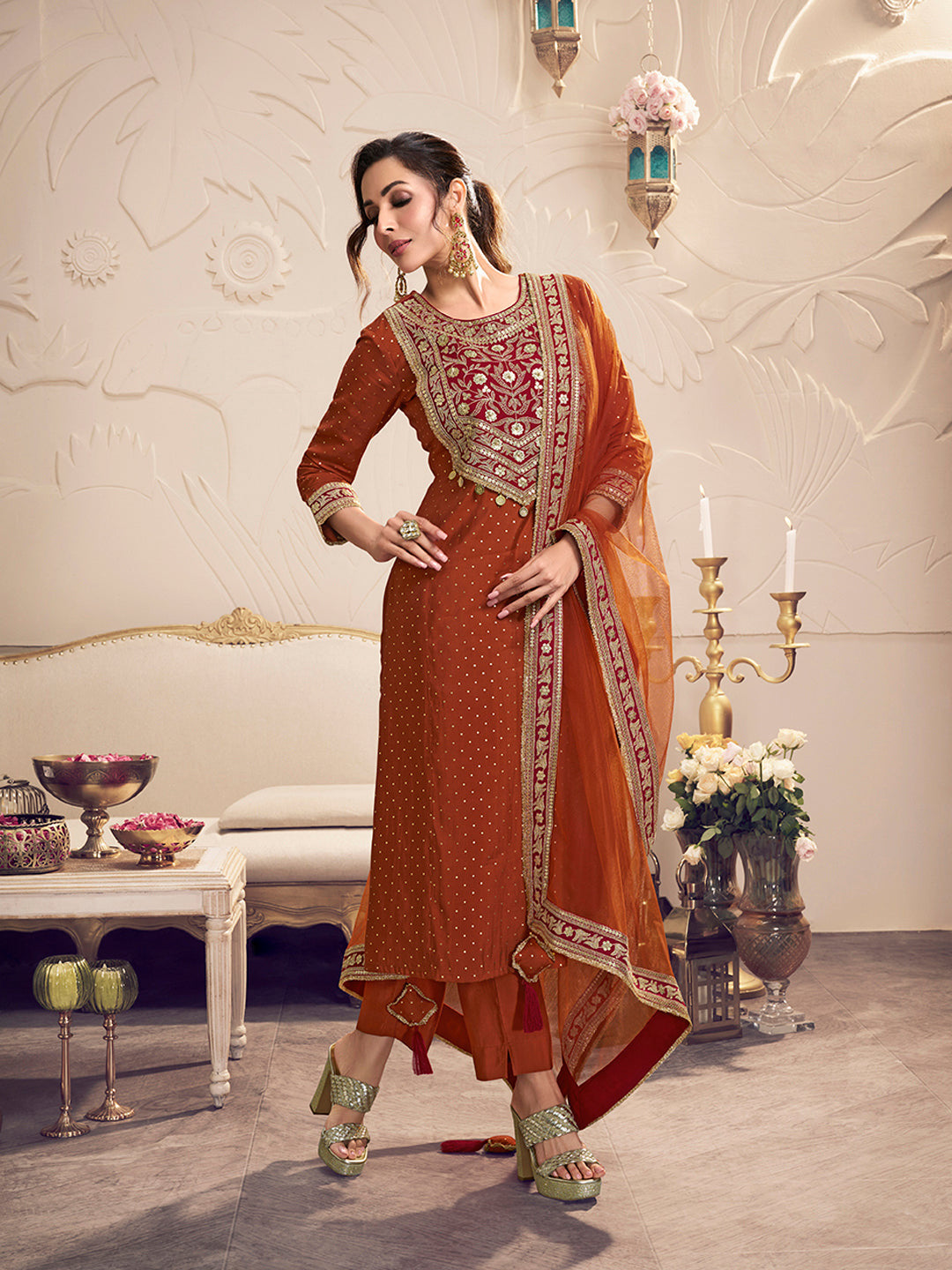 Malaika Arora Women Floral Embroidered Regular Thread Work Kurta With Trousers & With Dupatta